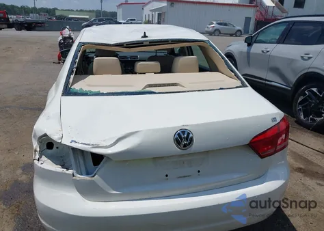 2014 Volkswagen Passat 2.5L Se z USA, uszkodzony, nr VIN 1VWBP7A34EC020471